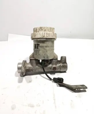 Mitsubishi Pajero Master brake cylinder 