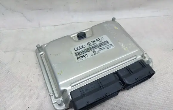 Audi A4 S4 B5 8D Engine control unit/module 038906019JT 0281011138