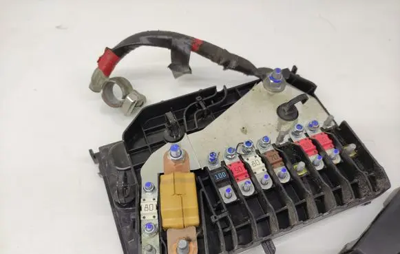 Ford Focus Positive cable (battery) AV6T14A067BC