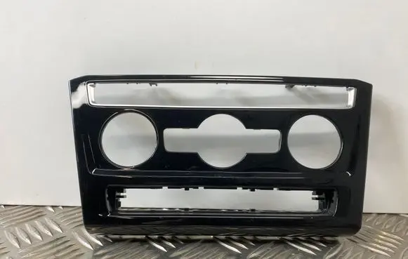 Volkswagen Touran III Climate control/heater control trim 5TB863042E