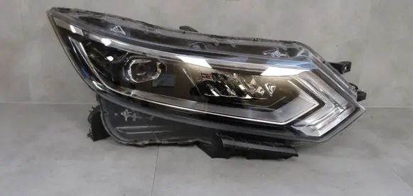 Nissan Qashqai Headlight/headlamp 10019011