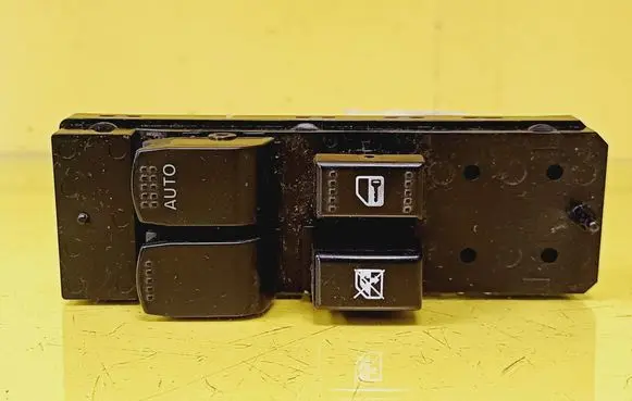 Suzuki Grand Vitara I Central locking switch button 