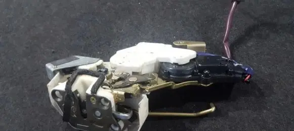 Suzuki Liana Rear door lock