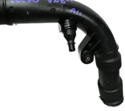 Coolant pipe/hose