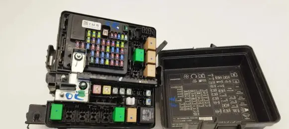 KIA Sportage Fuse box set 914H2F1660 3019719038 190814164557