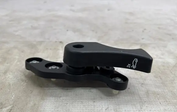 BMW X2 F39 Engine bonnet (hood) release handle 7326517 51237326517