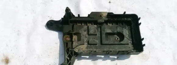 Battery box tray