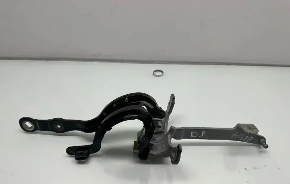 BMW 5 G30 G31 Tailgate/trunk/boot hinge 7390414 A046574 ES03A108