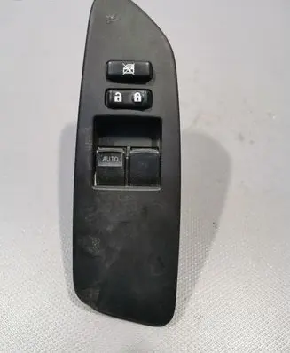 Toyota Auris 150 Electric window control switch