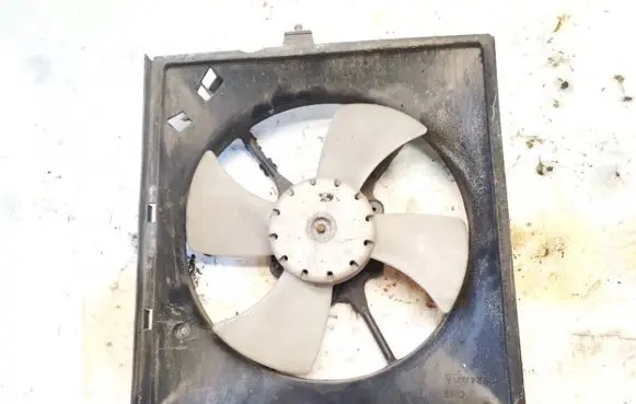 Mitsubishi Carisma Radiator cooling fan shroud