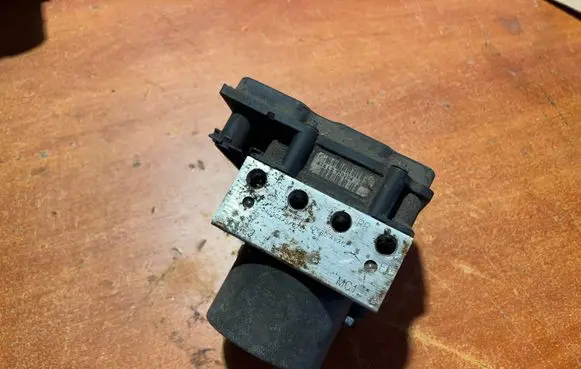 Nissan Primera ABS Pump 0265800334 0265231317