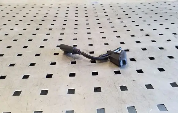 Ford Mondeo MK IV Windshield washer spray nozzle BM5117666A