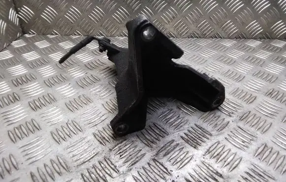 Volkswagen PASSAT B5.5 Engine mounting bracket 8E0199308D