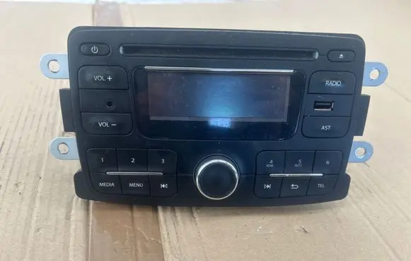 Dacia Logan Pick-Up Radio/CD/DVD/GPS head unit 323300003 HARN1003 13063