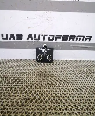 Volkswagen Tiguan Door control unit/module 5Q0959595B 5Q0959595E