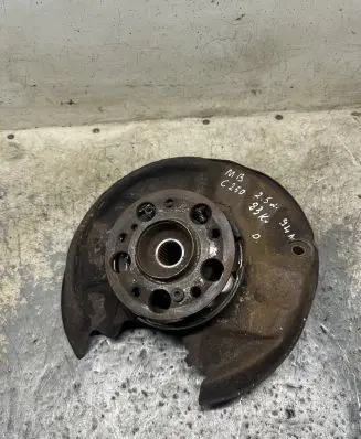 Mercedes-Benz C W202 Rear wheel hub