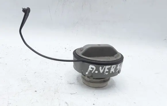 Toyota Avensis Verso Fuel tank filler cap NOCODE