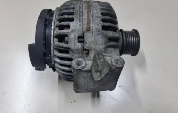 Chrysler PT Cruiser Generator/alternator 0124615018 A0121546302 1AV90150A