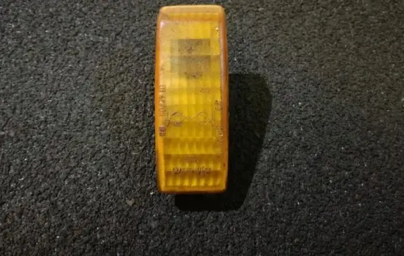 Front fender indicator light