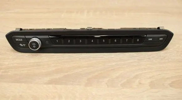 Head unit multimedia control