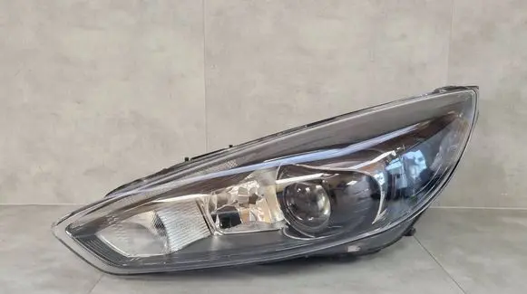Ford Focus ST Headlight/headlamp F1EB13D155CG