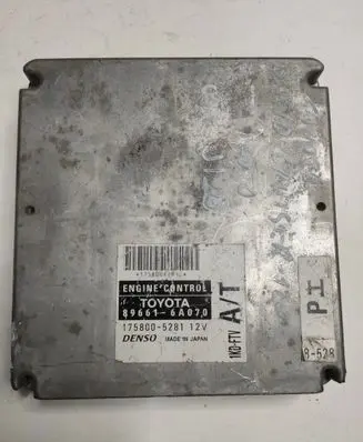 Toyota Land Cruiser (J120) Engine control unit/module 896616A070 1758006281 1758005281