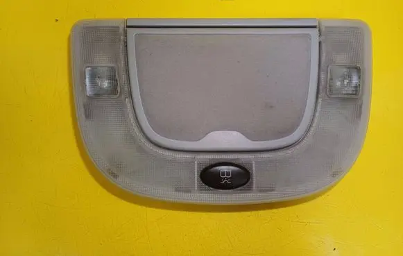 Mercedes-Benz S W220 Rear seat light A208200301