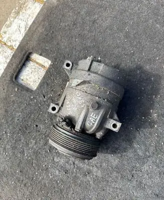 Renault Scenic I Air conditioning (A/C) compressor (pump) 7700105765