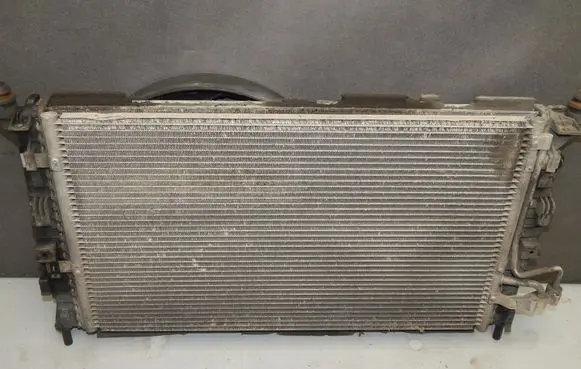 Ford Focus Radiator set 3M5H8C607RE