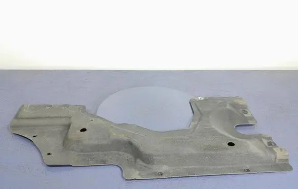 Audi Q7 4L Front underbody cover/under tray 4M0825213J