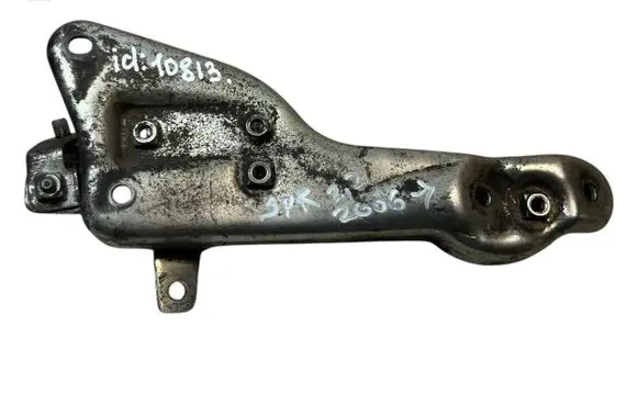 Mercedes-Benz Vito Viano W639 Engine mounting bracket A6510901041