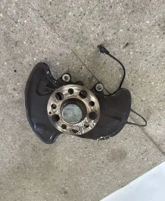 Mercedes-Benz SLK R172 Front wheel hub A2044202644 1912
