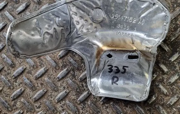 Dodge Durango III Heat shield in engine bay 05147152AC