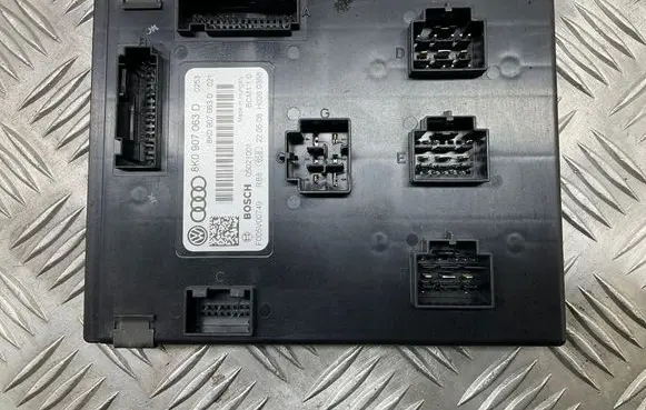 Audi A5 8T 8F Comfort/convenience module 8K0907063D