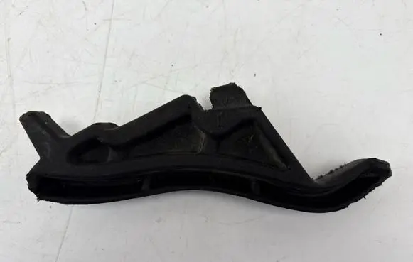 Toyota Yaris XP210 Fender foam support/seal 58153K0020