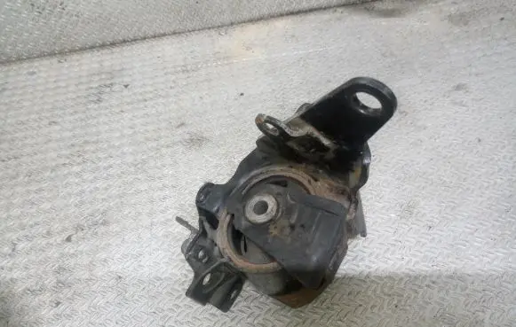 Toyota Corolla Verso AR10 Engine mount bracket