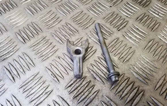 BMW 5 GT F07 Fuel Injector clamp holder