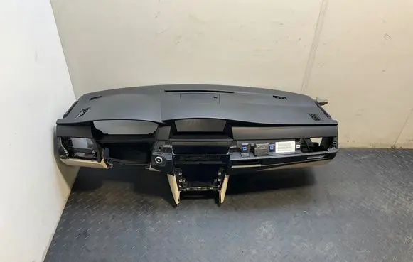 BMW 5 E60 E61 Dashboard 7034108