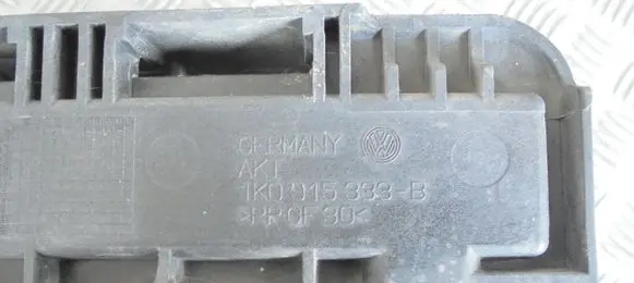 Volkswagen Touran I Battery box tray 1K0915333B