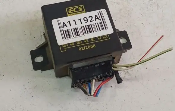 Mitsubishi Grandis Tow bar relay E4021000