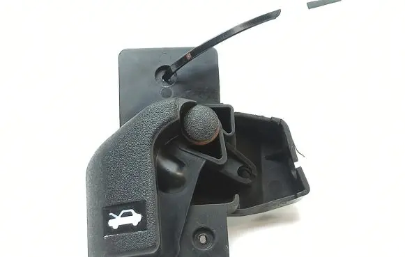 Cadillac STS Seville Engine bonnet (hood) release handle