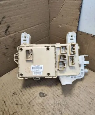 Toyota Corolla Verso E121 Fuse box set 892210F010 3170511296 05050415513902