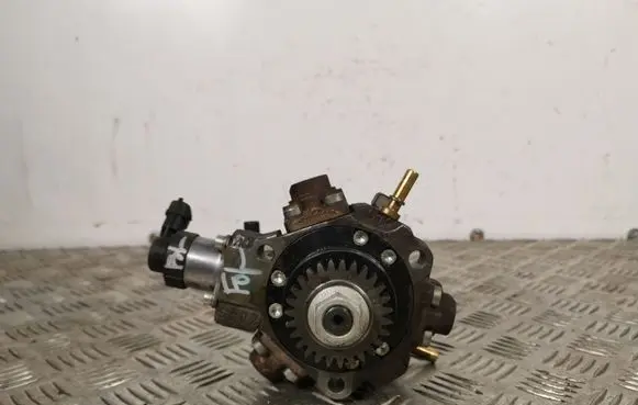 Renault Koleos I Fuel injection high pressure pump 0445010170