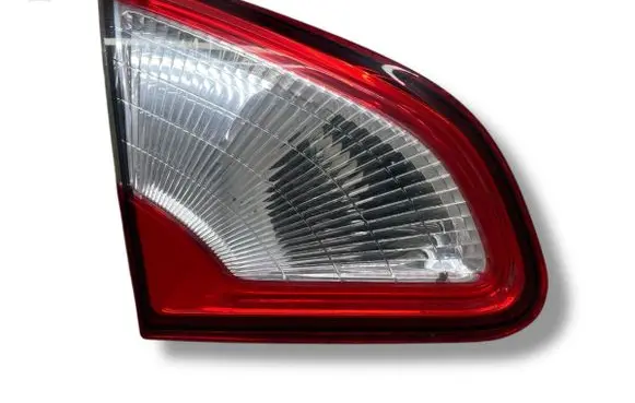 Nissan Qashqai Tailgate rear/tail lights B26555BR01A 89503189