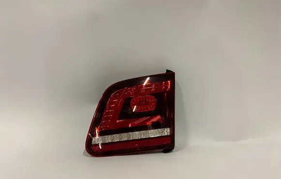 Volkswagen Phaeton Tailgate rear/tail lights 3D0945094F