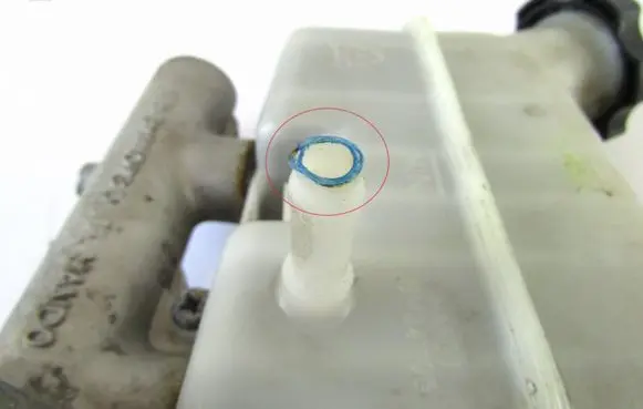 Hyundai Tucson JM Master brake cylinder BM111073D