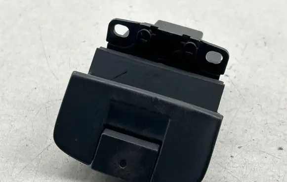 Renault Espace - Grand espace IV Hand parking brake switch 8200550545