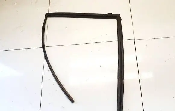 Toyota Yaris Rubber seal rear door 6814252010 68142-52010