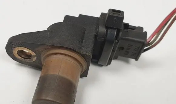Mercedes-Benz S W220 Camshaft position sensor A0031539728