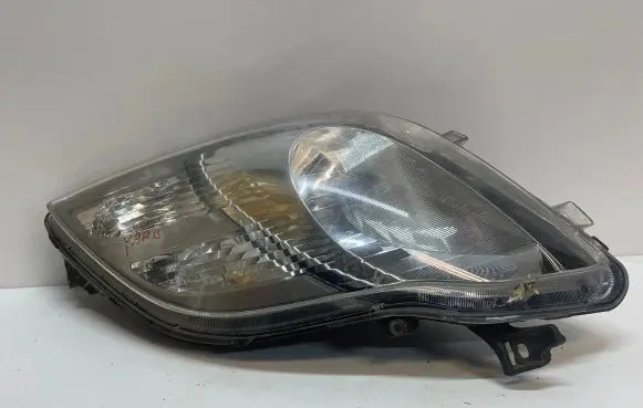 Toyota Yaris Headlight/headlamp 811500D350 89902768